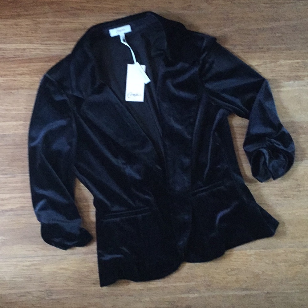 Black Velvet Cropped Blazer